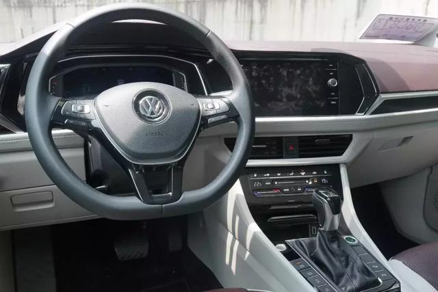 站在金字塔顶端的A+级轿车,试驾全新一代速腾