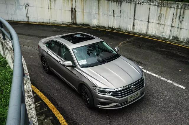 站在金字塔顶端的A+级轿车,试驾全新一代速腾