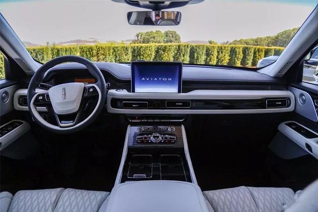 3.0T V6˫����+ȫʱ���� ����62�����ȫ��һ�����м�