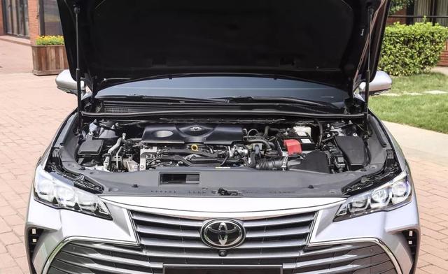 更加亲民的B+级旗舰轿车 亚洲龙2.0L燃油版值得你了解