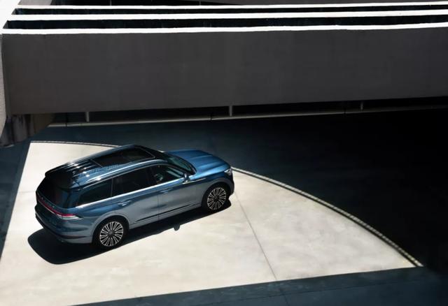 50.98��Ԫ���۵ķ��мң���һ����ֵ��ӵ�У�