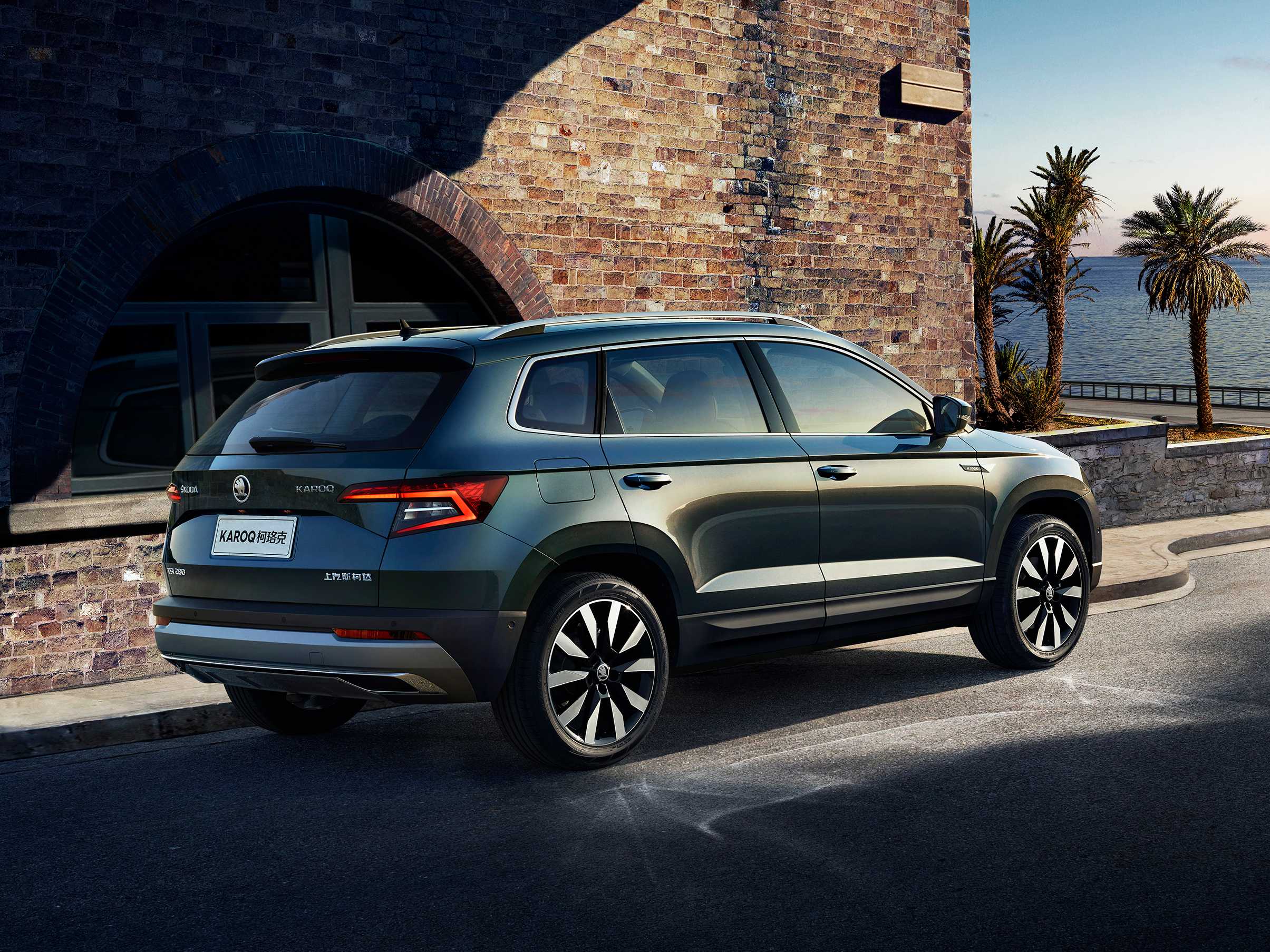 你既能遇见浪漫的波西米亚风情,也会发现严谨,扎实等德系车的典型特征