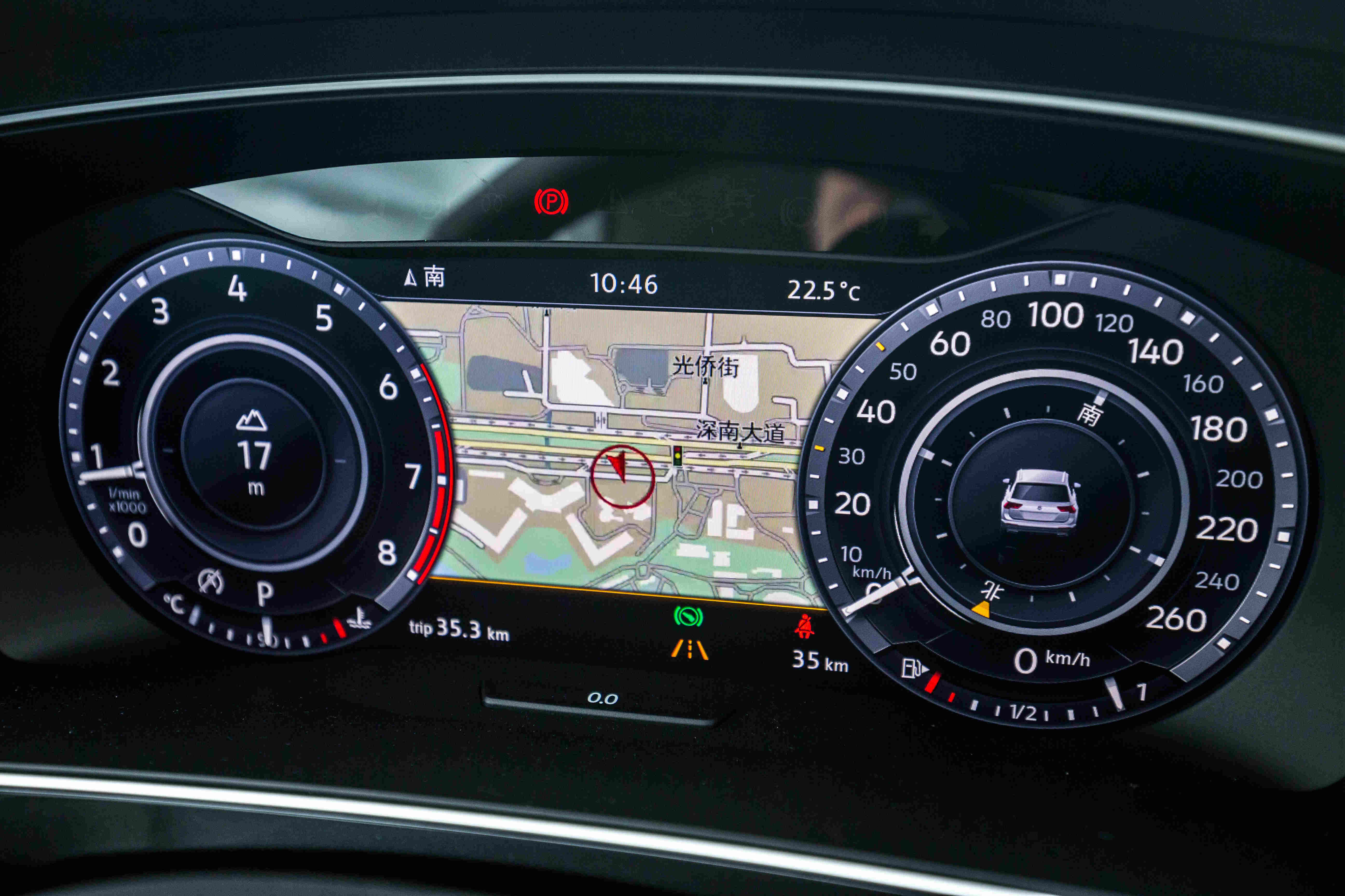 tiguan 2018款还配备了"vienna"真皮座椅,驾驶席座椅配备12向电动调节