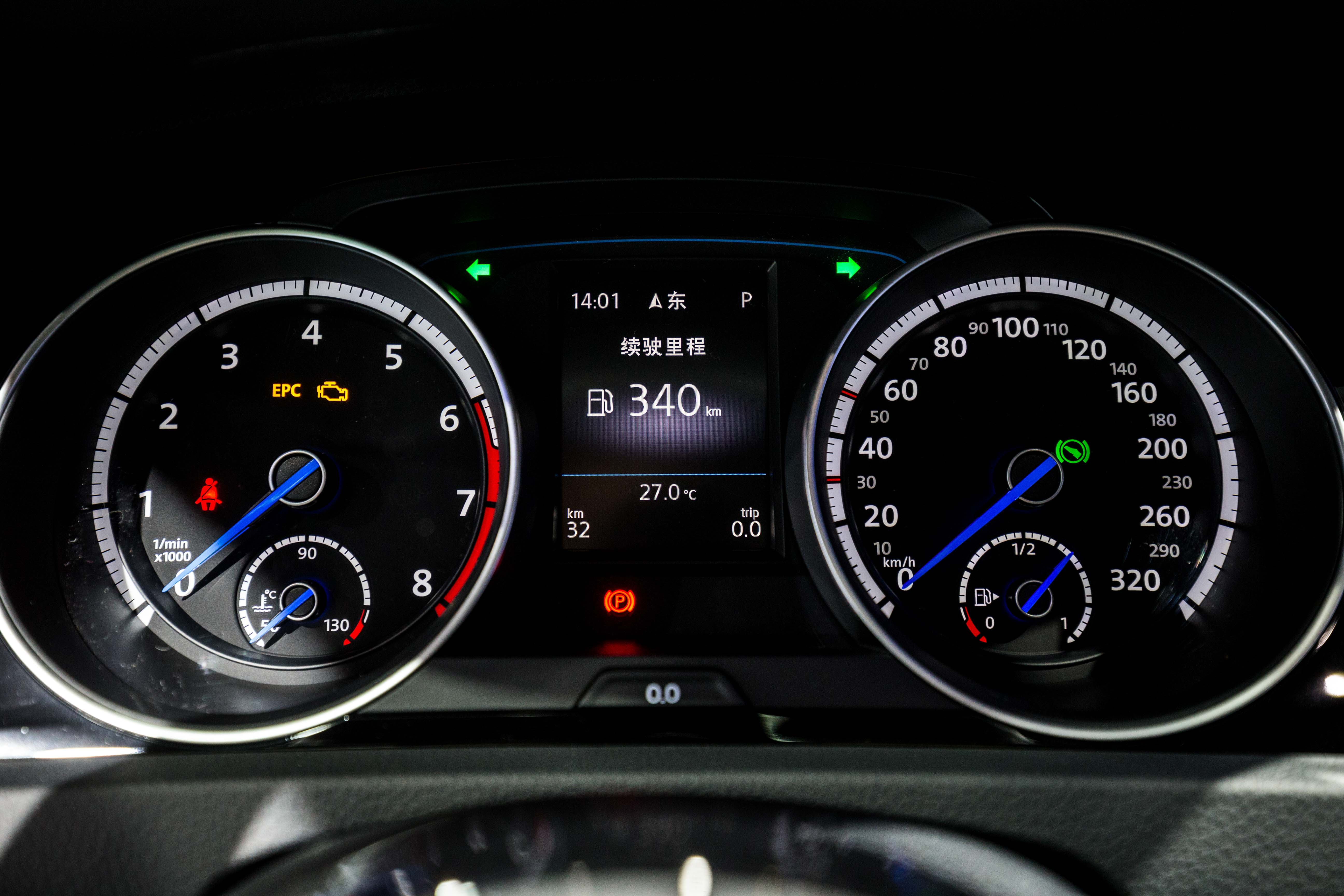 追风逐电 疾速狂飙 golf r上演赛道极限"r闪"