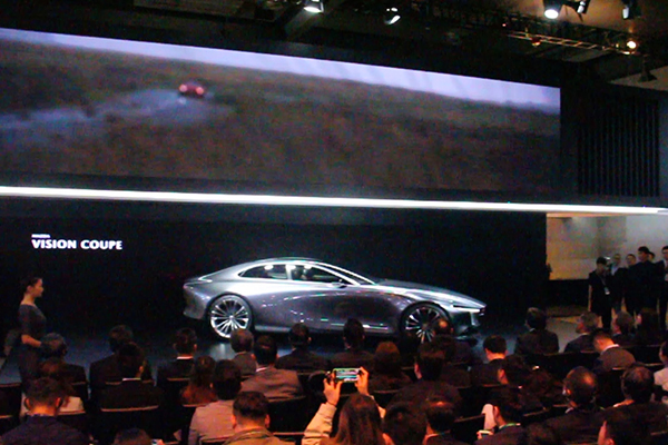 新一代产品元年 A NEW ERA 马自达携“Mazda VISION COUPE”概念车与“创驰蓝天-X发动机”亮相上海国际车展