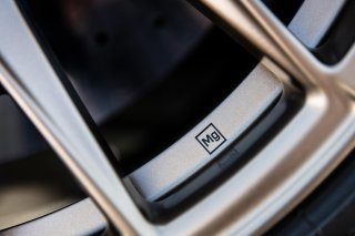 <b>�����ǿ���;ã�ҵ���׿���������þ�Ͻ���� �濭������Vϵ��BLACKWING��������</b>